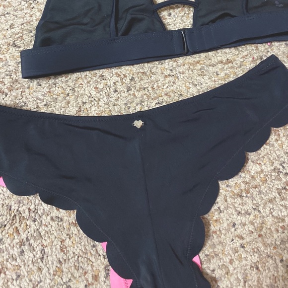 Black bikini strappy top sexy bottom - Picture 5 of 7